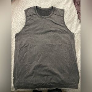 Lululemon Men’s metal vent tech sleeveless grey shirt.